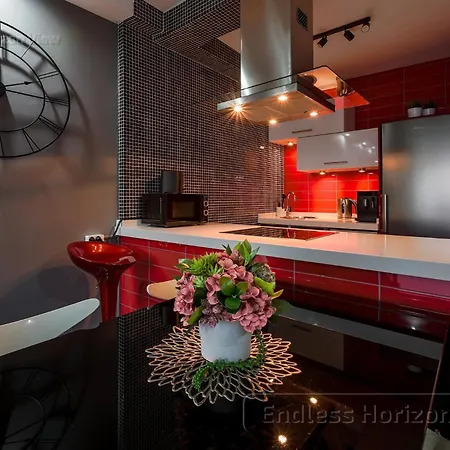 Endless Horizon View - Free Private Parking Including & Guest Bonus Apartment